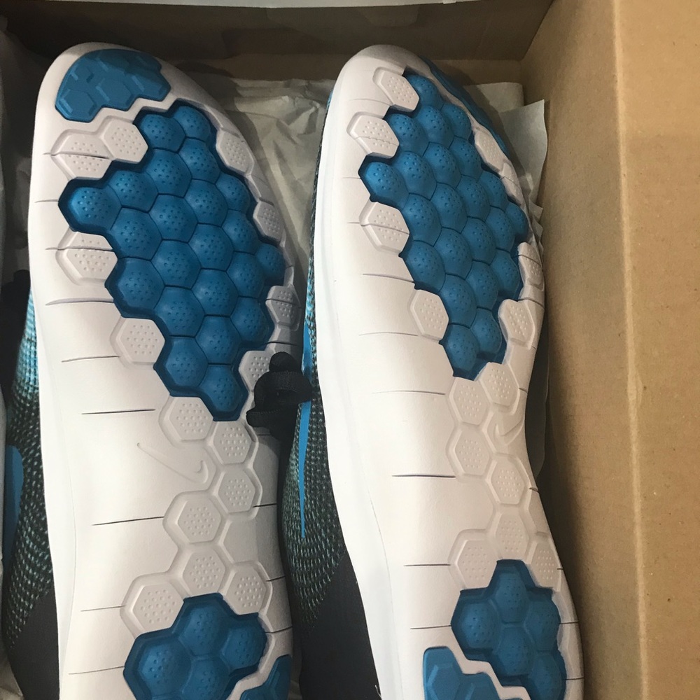 Nike flex sneakers